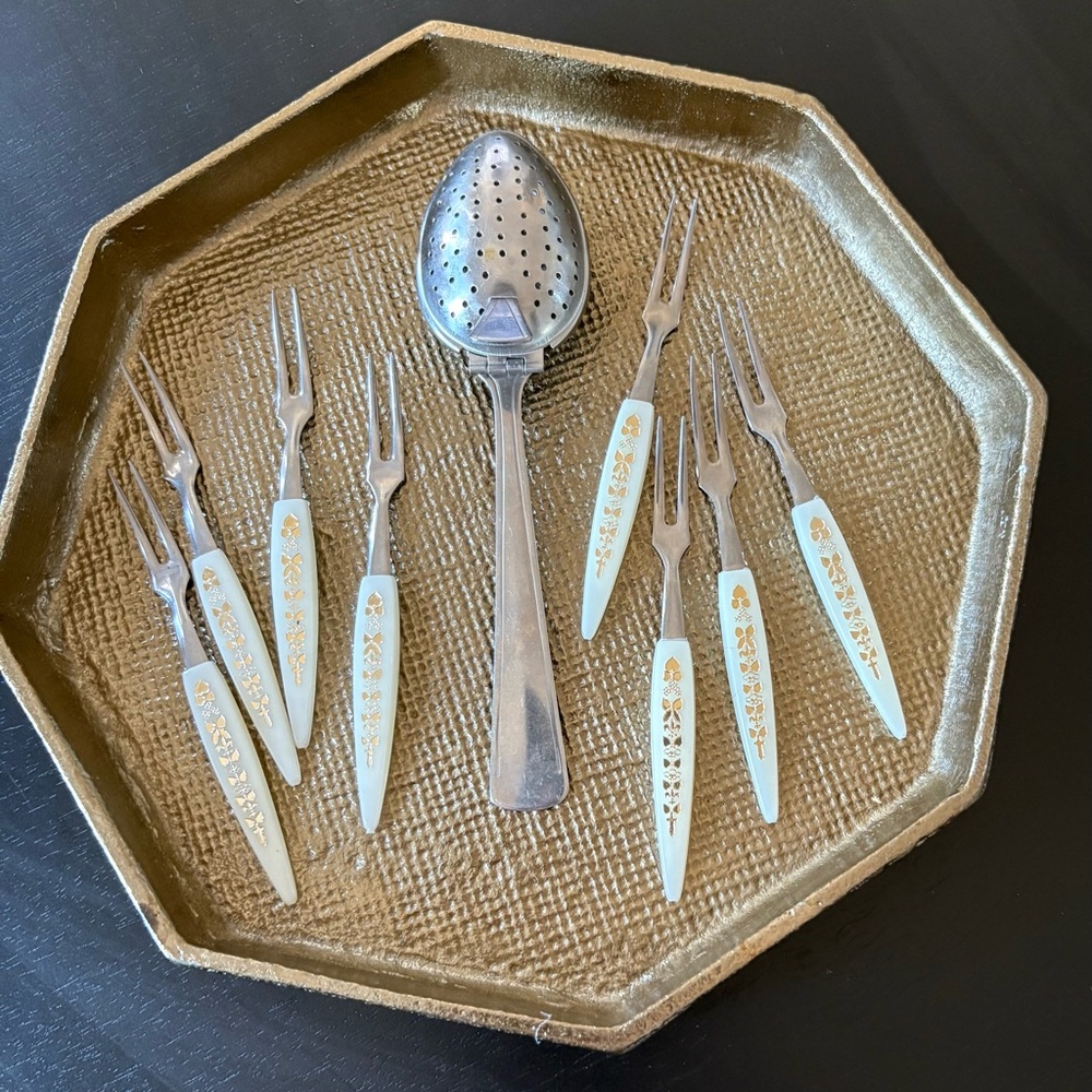 Vintage kitchen utensil lot